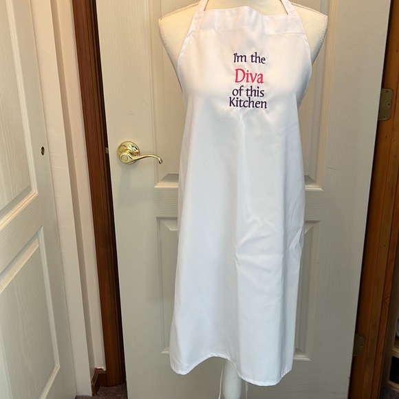 Embroidered Apron.One size fits most. I’m the Diva of this Kitchen. Great gift! - Picture 2 of 6